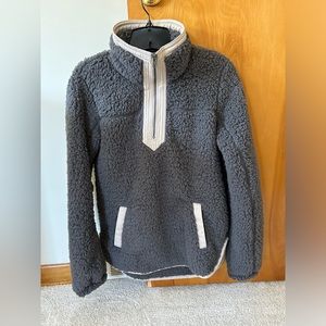 Abercrombie pullover NWT
